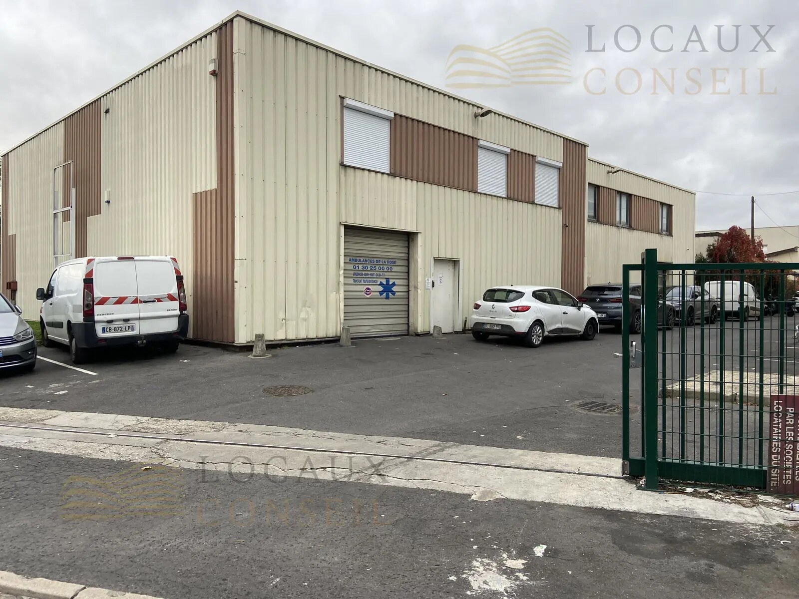 Flex in Argenteuil for lease Building Photo- Image 1 of 8