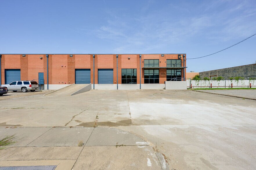 4855 Cash Rd, Dallas, TX à louer - Photo du bâtiment - Image 3 de 11