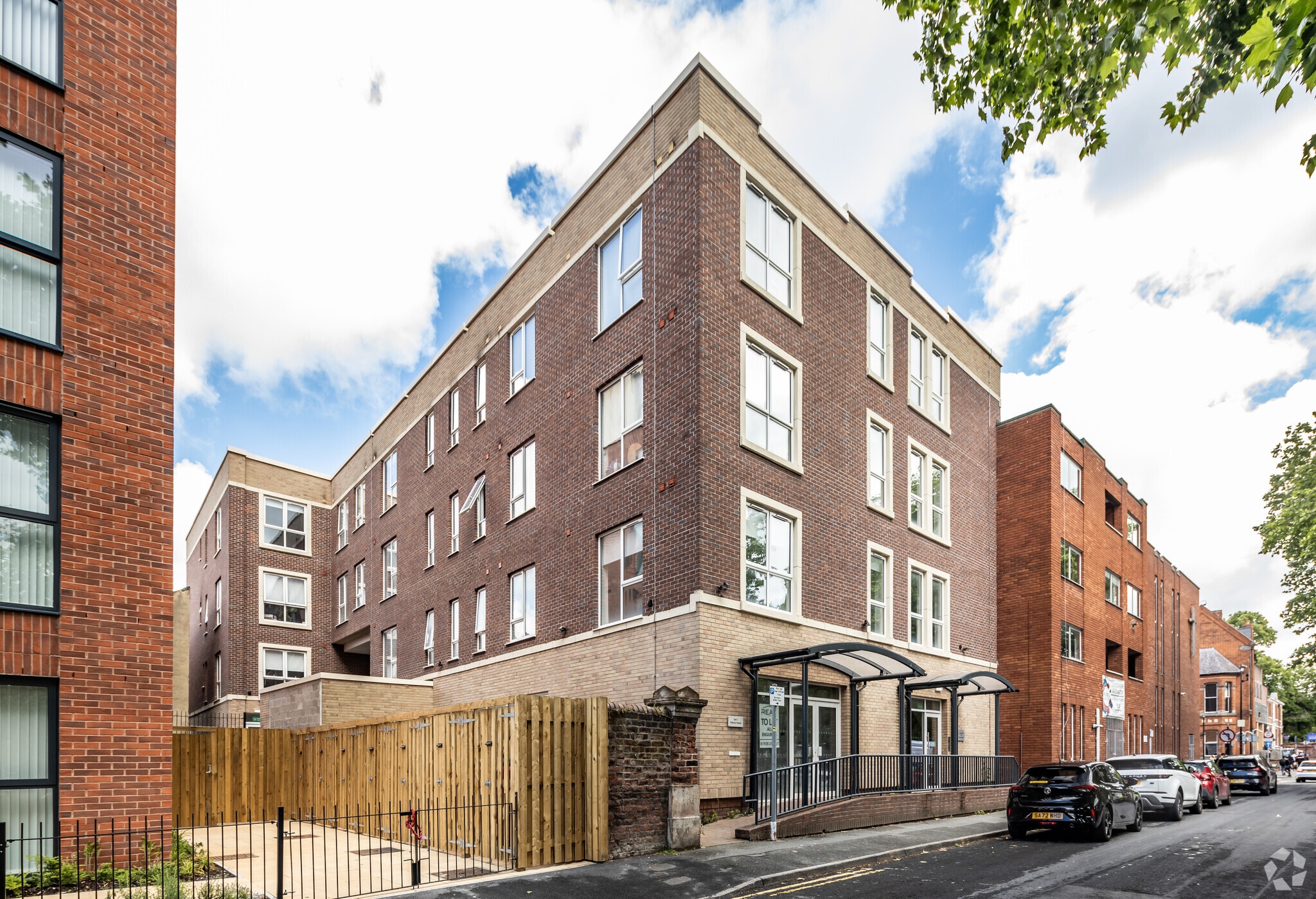 Palmyra Sq N, Warrington for lease Primary Photo- Image 1 of 5