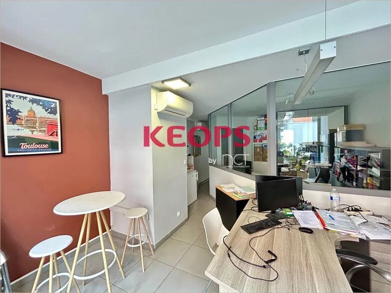 Retail in Toulouse for lease - Interior Photo - Image 3 of 6