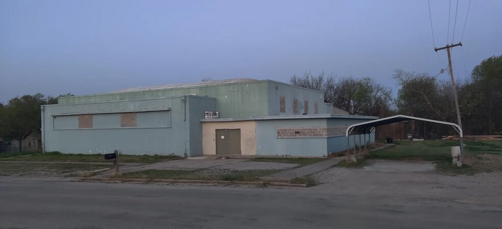 110 S Driftwood Ave, Marietta, OK à louer - Photo du bâtiment - Image 2 de 8