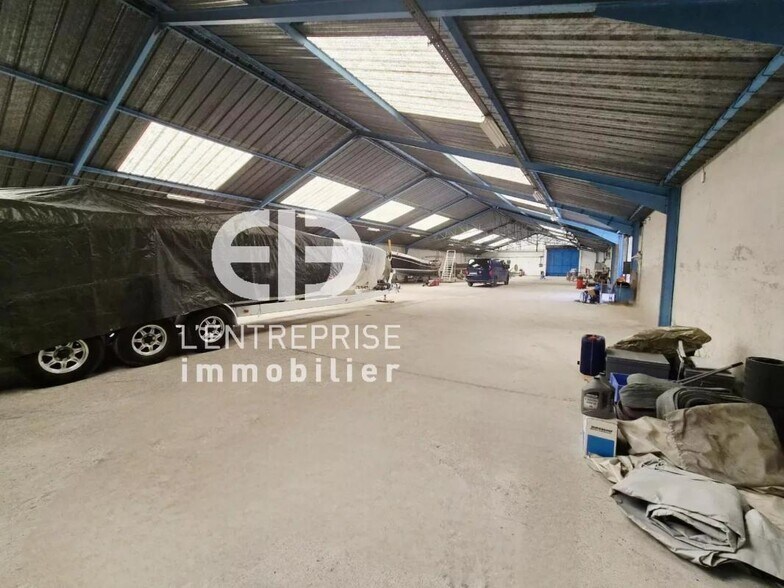 Industrial in Nice for lease - Building Photo - Image 2 of 10