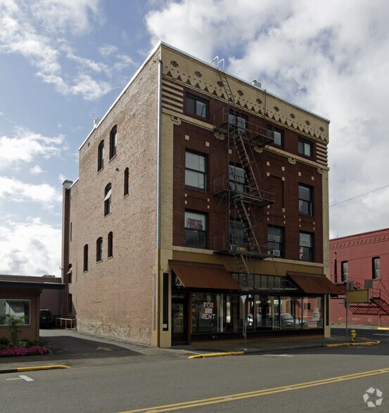 101-107 S 1st St, Silverton, OR à louer - Photo du bâtiment - Image 2 de 11