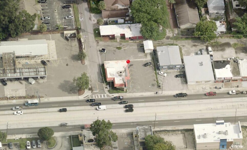 1002 E Hillsborough Ave, Tampa, FL à louer - Photo du bâtiment - Image 2 de 10