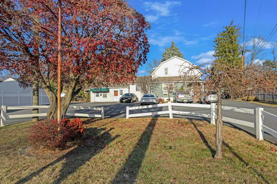 307 Oak Tree Ave, South Plainfield, NJ for sale - Building Photo - Image 3 of 34