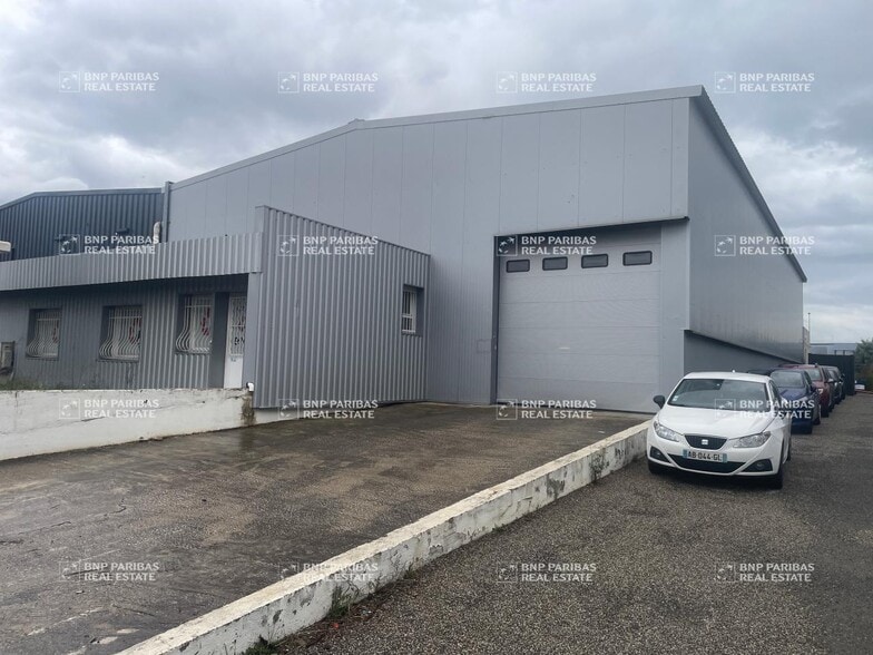 Office in Vitrolles for lease - Building Photo - Image 1 of 13