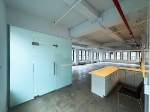 227-229 W 29th St, New York, NY for lease Interior Photo- Image 2 of 5