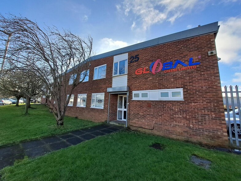 25-27 Bilton Way, Luton for lease - Building Photo - Image 1 of 2