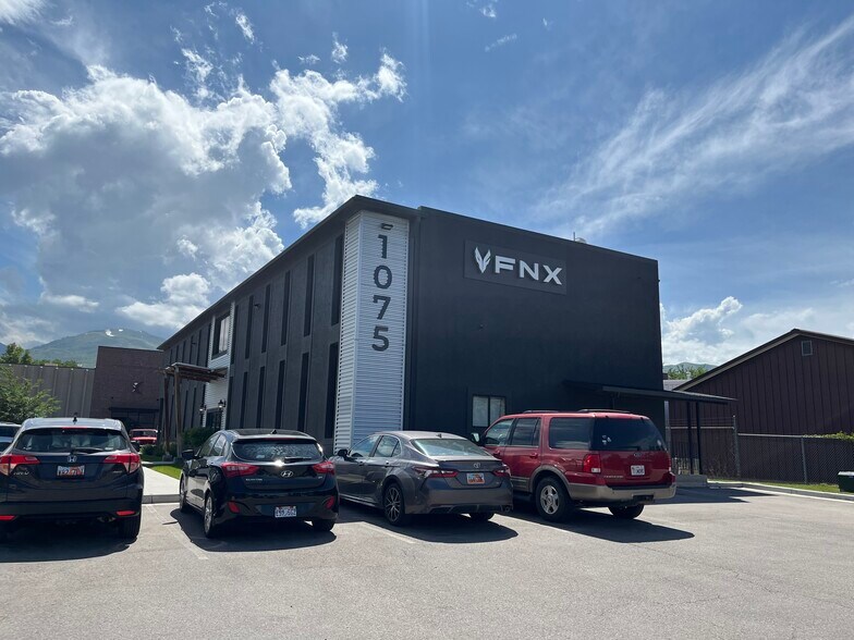 1075 S 500 W, Woods Cross, UT à vendre - Photo du bâtiment - Image 2 de 11