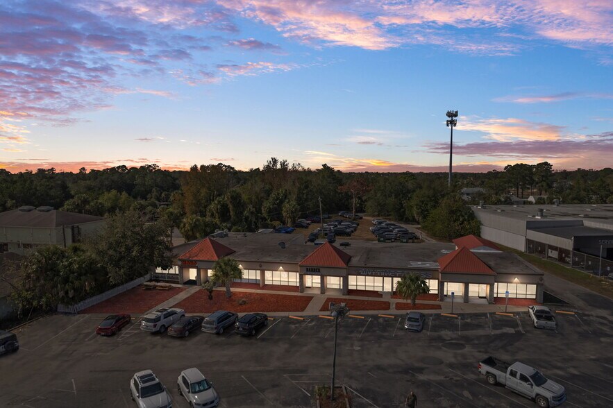 2010 SE US Highway 19, Crystal River, FL à vendre - Photo du bâtiment - Image 2 de 22