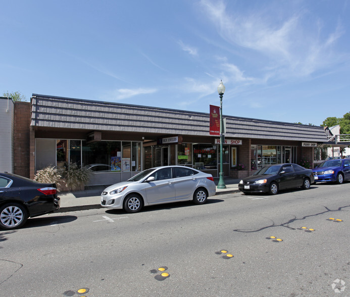 334-342 Merchant St, Vacaville, CA à vendre - Photo principale - Image 1 de 1