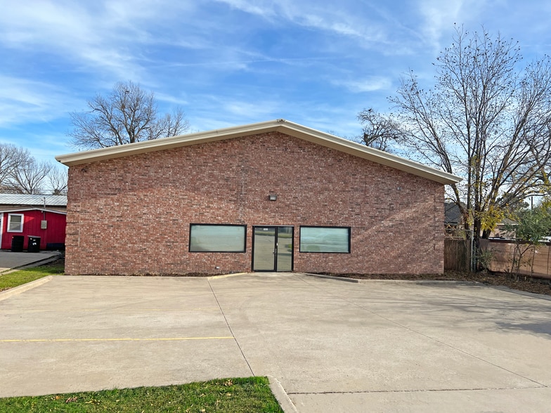 1005 S McDonald, McKinney, TX for sale - Primary Photo - Image 1 of 4