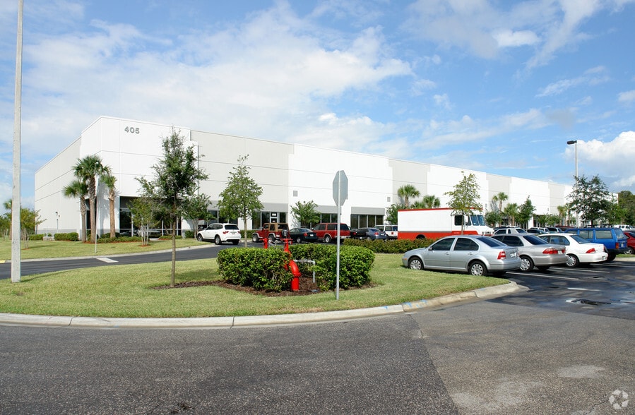 230 Sunport Ln, Orlando, FL à louer - Photo du bâtiment - Image 3 de 6