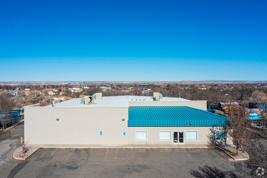 8617 Paseo Alameda St NE, Albuquerque, NM à louer - Photo du bâtiment - Image 2 de 4