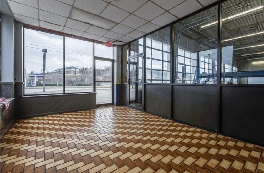 9435 State Route 30, Irwin, PA à louer - Photo du bâtiment - Image 3 de 10