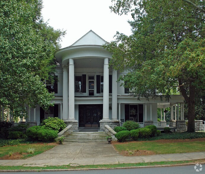 952 W Fourth St, Winston-Salem, NC à louer - Photo du bâtiment - Image 3 de 3