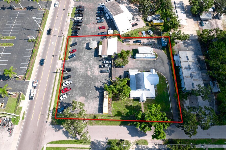 1827 9th St W, Bradenton, FL à vendre - Photo du bâtiment - Image 2 de 15