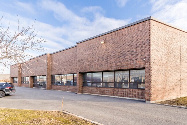 More details for 4475 Rue Garand, Montréal, QC - Industrial for Lease