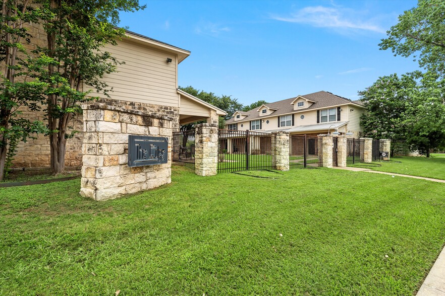 2007 S 15th St, Waco, TX à vendre - Photo du bâtiment - Image 1 de 7