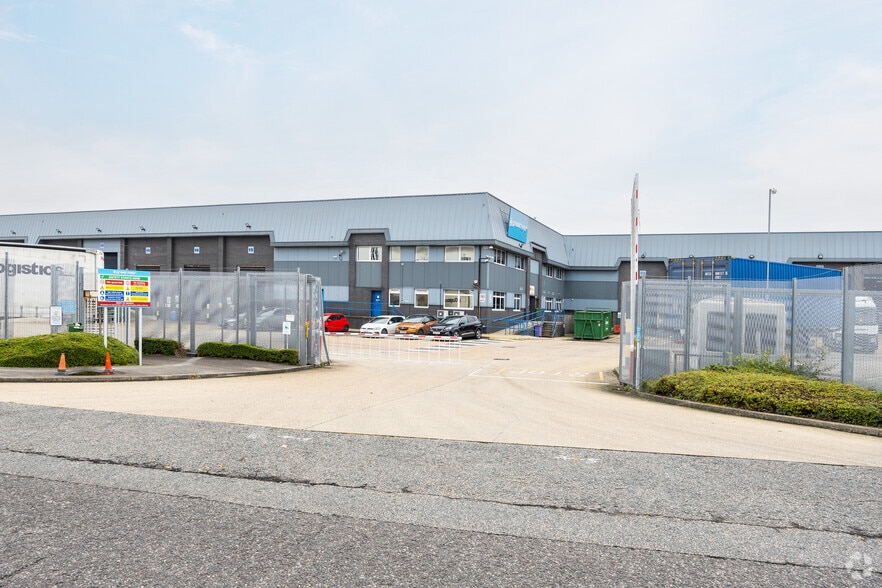 Bramston Link, Basildon for lease - Building Photo - Image 2 of 4