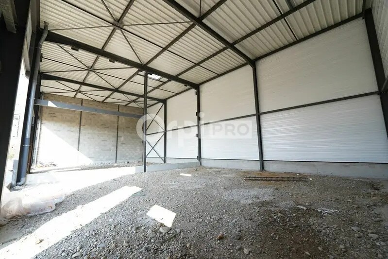 20 Boulevard Ampère, Tignieu-Jameyzieu for lease - Interior Photo - Image 3 of 9
