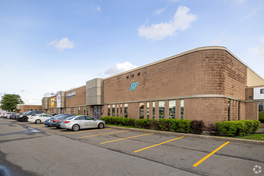 3200-3240 Aut Laval W, Laval, QC à louer - Photo principale - Image 1 de 4