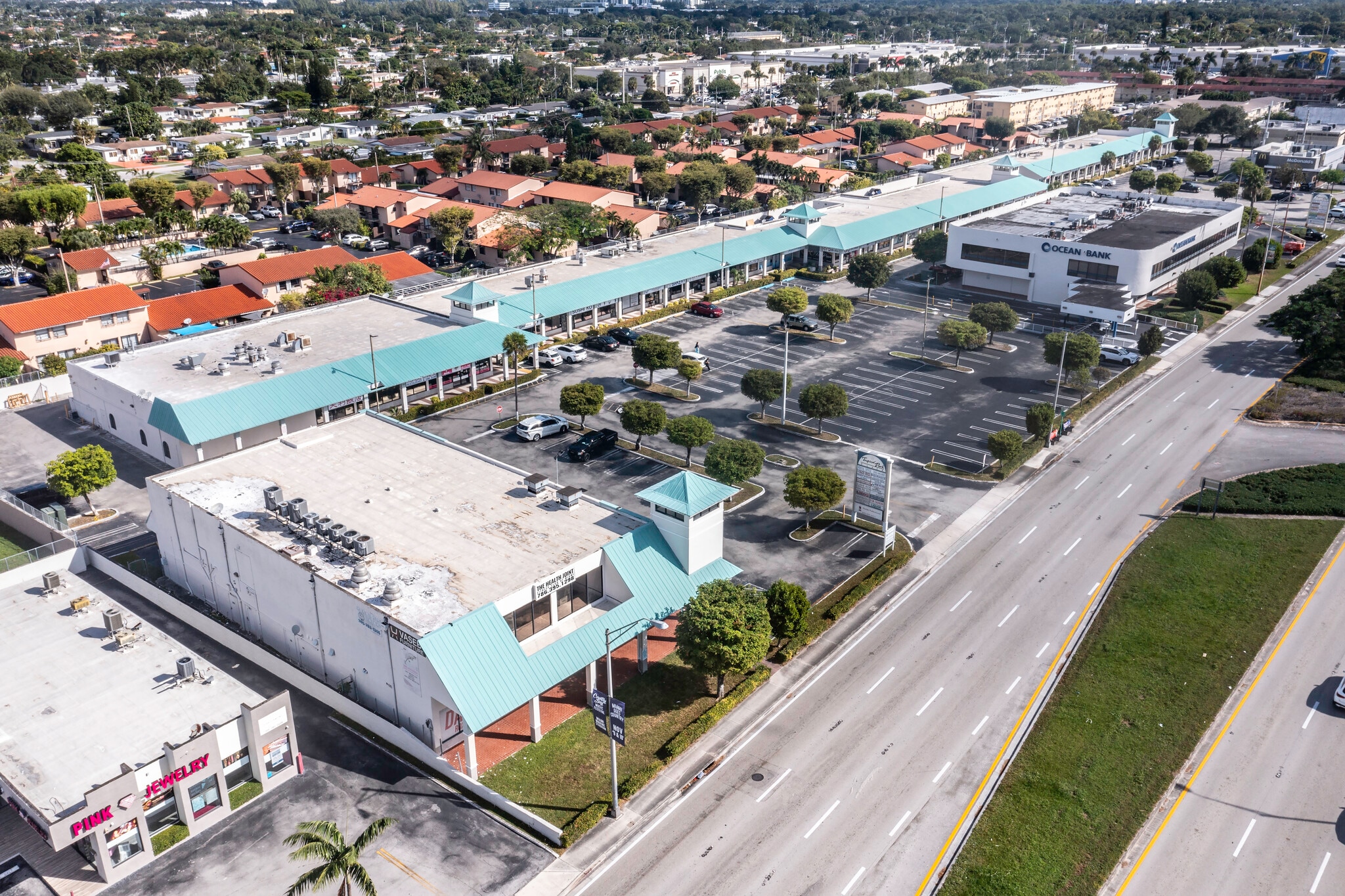 7921-7971 SW 40th St, Miami, FL à louer Photo intérieure- Image 1 de 2