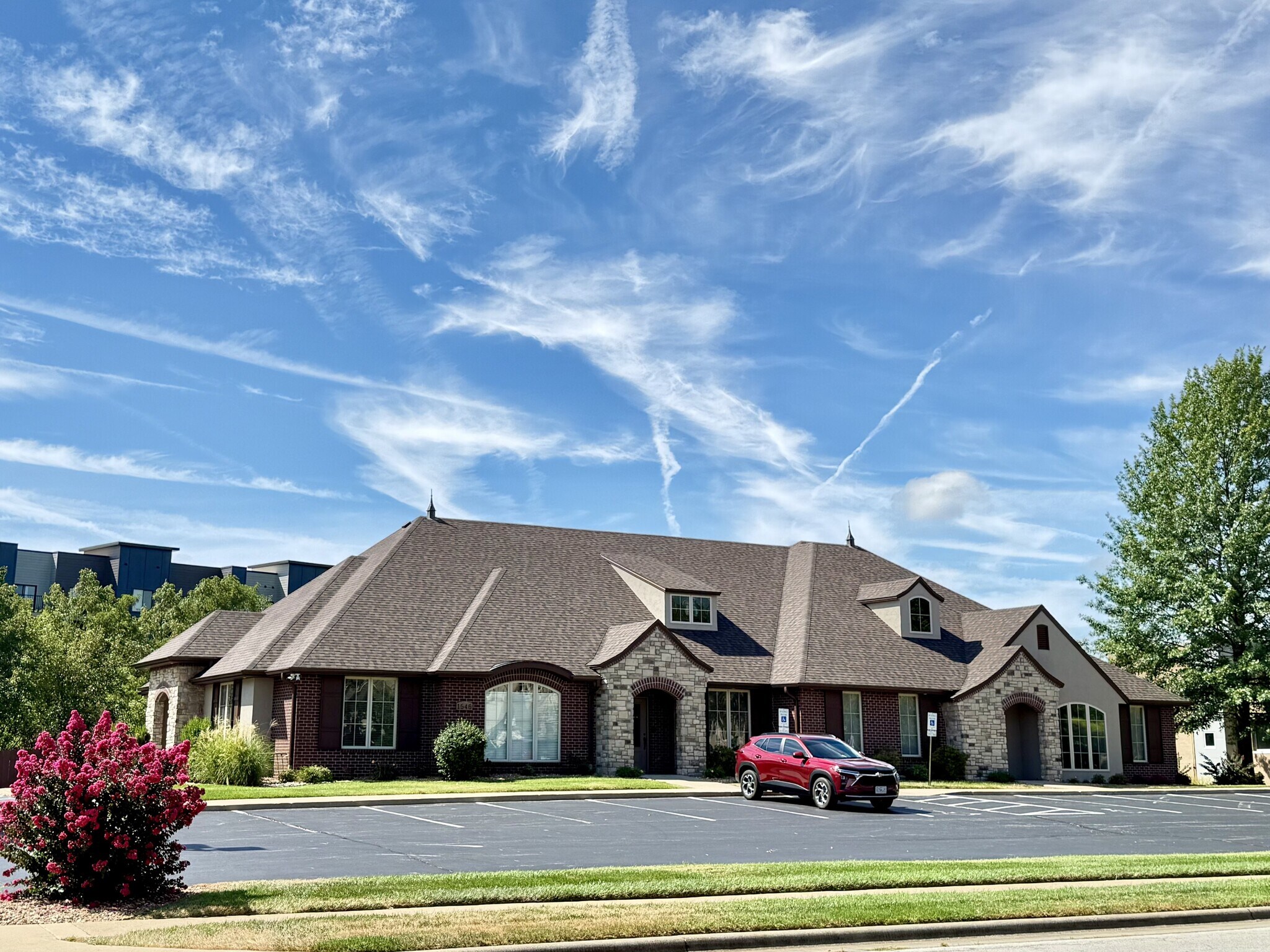 1546 E Bradford Pky, Springfield, MO à vendre Photo du bâtiment- Image 1 de 1