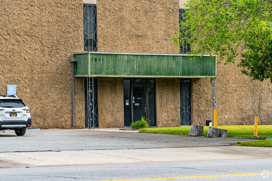 1841 E Acacia St, Ontario, CA for lease - Building Photo - Image 3 of 5