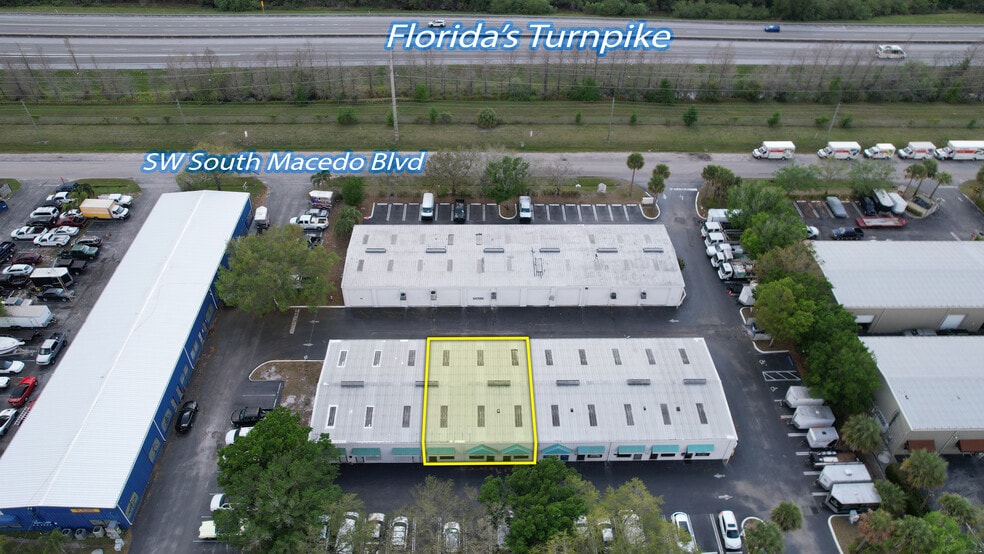 1938-1958 SW Biltmore St, Port Saint Lucie, FL à vendre - Photo du bâtiment - Image 2 de 19