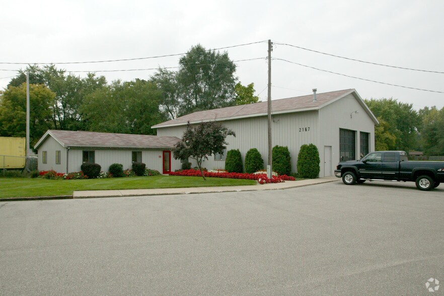 2167 Beverly Ave SW, Grand Rapids, MI for lease - Building Photo - Image 2 of 3