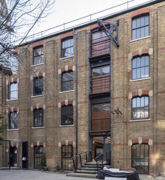 11 Greenhill's Rents, Londres à louer - Photo du bâtiment - Image 1 de 4