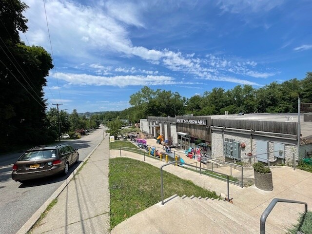 18-20 W Main St, Beacon, NY à louer Photo du bâtiment- Image 1 de 10