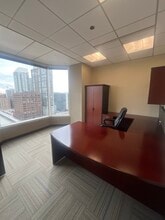 425 S Financial Pl, Chicago, IL for lease Building Photo- Image 2 of 3