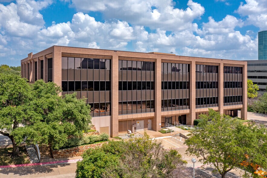 4600 Fuller Dr, Irving, TX à louer - Photo du bâtiment - Image 2 de 6