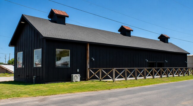 More details for 101 N Mason St, Bowie, TX - Industrial for Sale