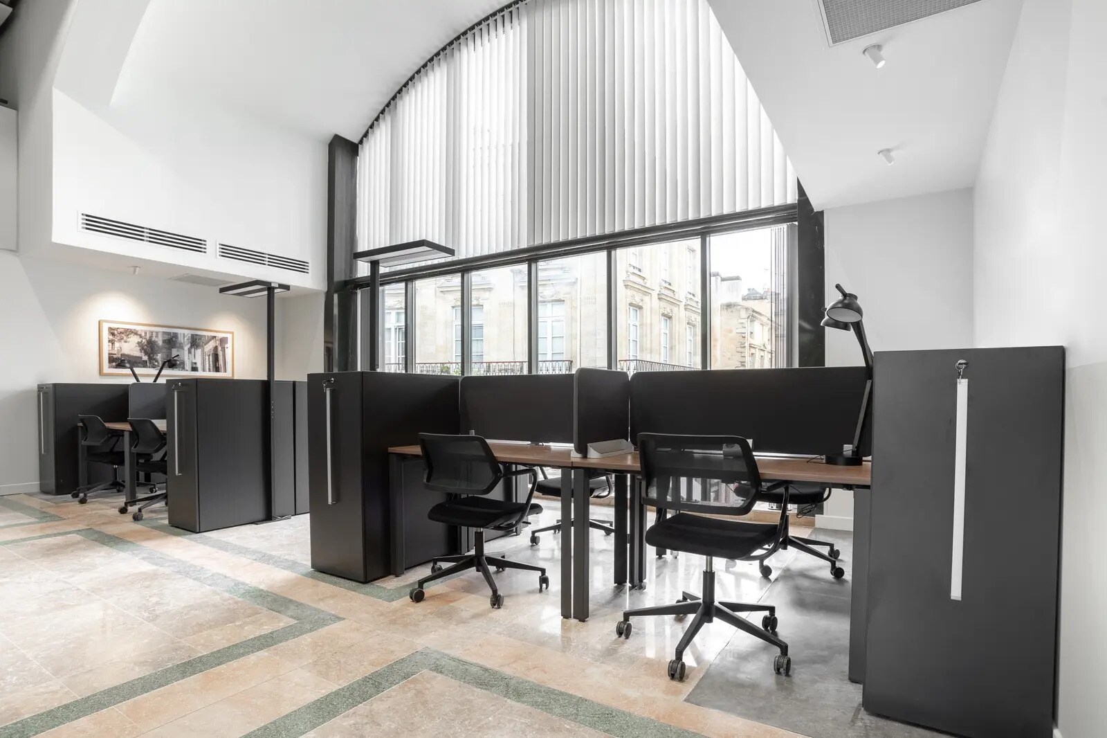 Office in Bordeaux for lease Interior Photo- Image 1 of 11