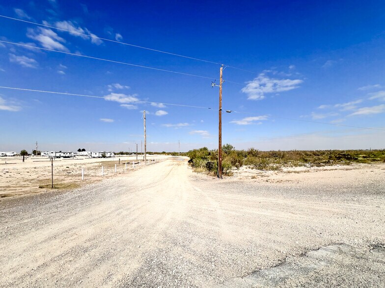 1900 Interstate 10, Fort Stockton, TX à vendre - Photo du bâtiment - Image 3 de 11
