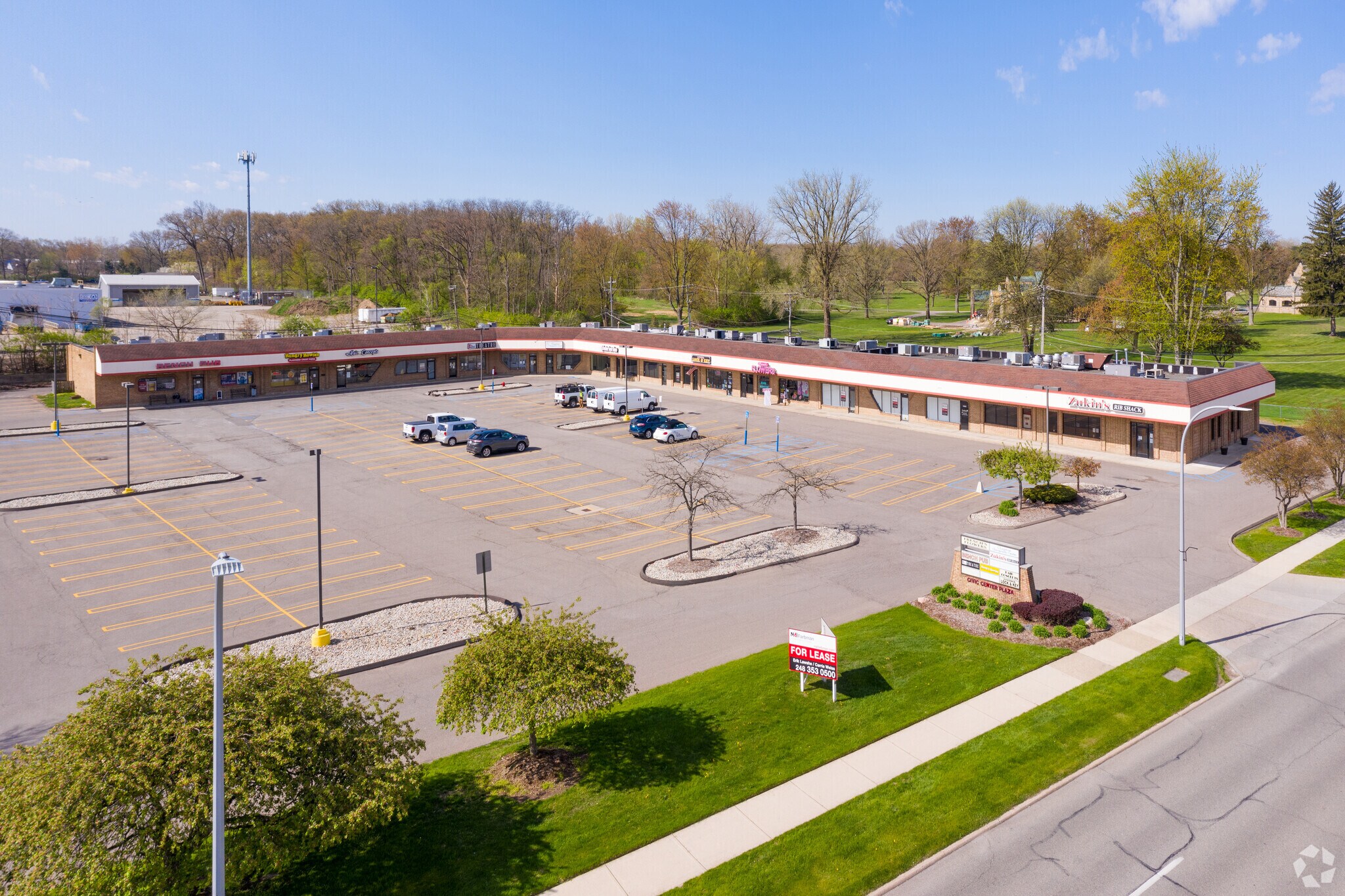 33653-33897 Five Mile Rd, Livonia, MI à louer Photo du bâtiment- Image 1 de 10