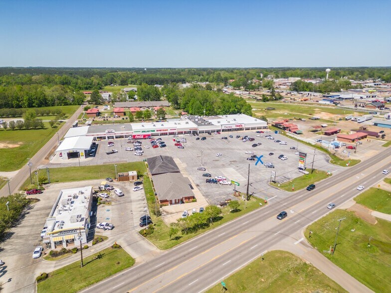 500 Highway 16 W, Carthage, MS à vendre - Photo du bâtiment - Image 1 de 1