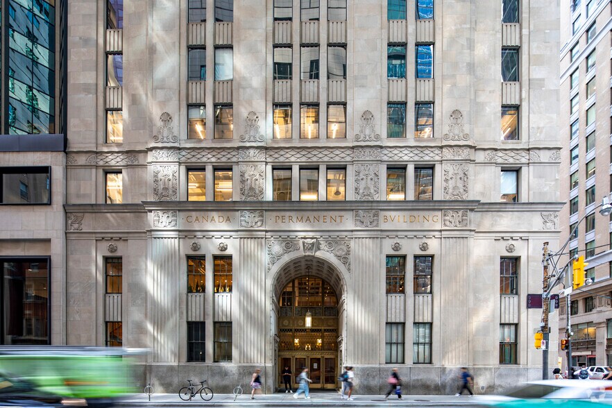 320 Bay St, Toronto, ON for lease - Building Photo - Image 2 of 20