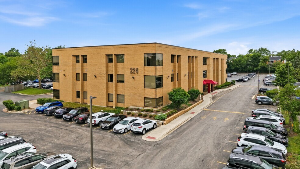 1S224 Summit Ave, Oakbrook Terrace, IL à louer - Photo du bâtiment - Image 3 de 16