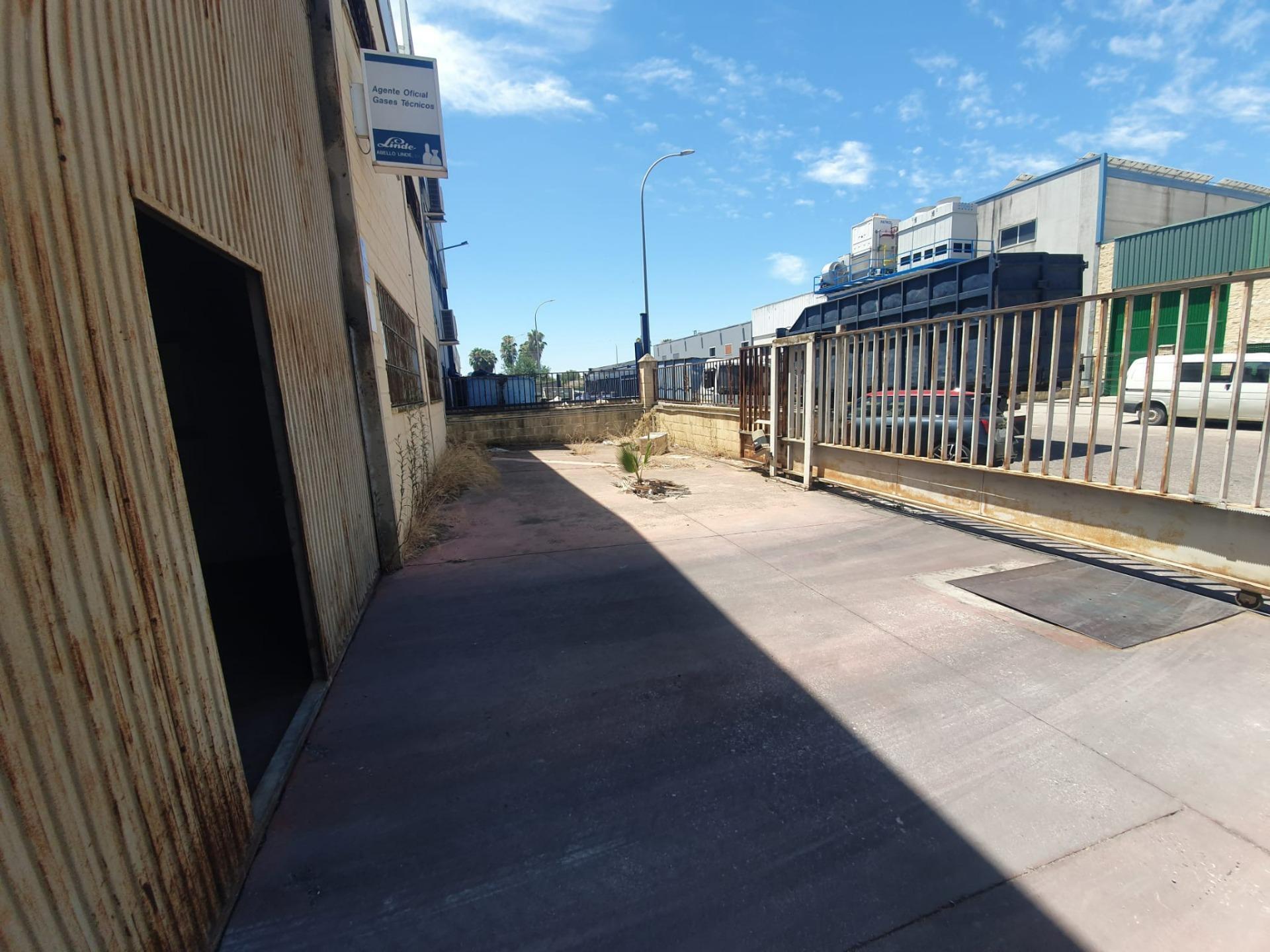 Industrial in Dos Hermanas, Sevilla for lease Building Photo- Image 1 of 13