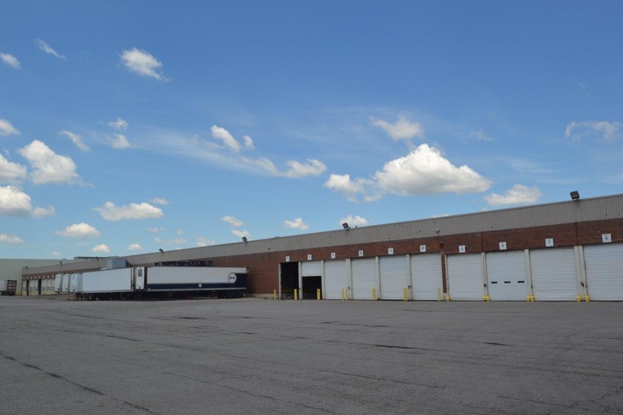 12723 Telegraph Rd, Redford, MI for lease - Building Photo - Image 3 of 14