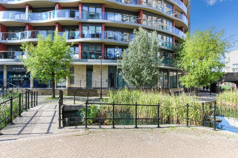 Surrey Quays Rd, London for lease - Primary Photo - Image 1 of 2