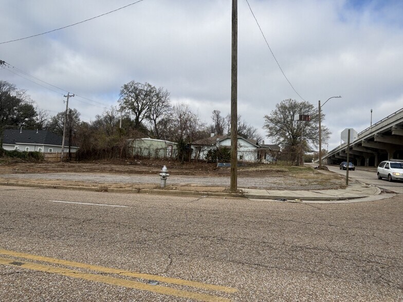 2224 Southern Ave, Memphis, TN for sale - Building Photo - Image 2 of 4