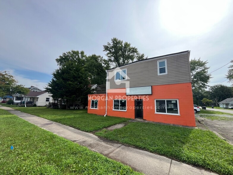 1900 Broadway St, Anderson, IN for sale - Building Photo - Image 2 of 21