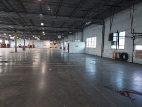 111 E Broad St, South Whitley, IN for sale Interior Photo- Image 1 of 5