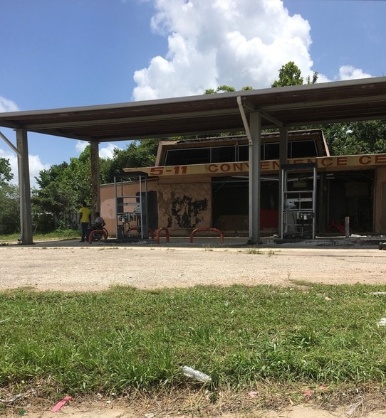4660 S Loop E, Houston, TX for sale - Building Photo - Image 3 of 6