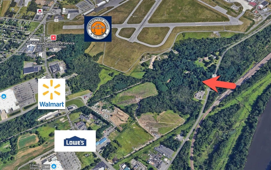 61 Maple Ave, Glenville, NY à vendre - Photo du bâtiment - Image 1 de 13